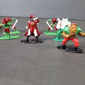 Lot of 7 Jada Holiday TMNT Red and Green Metalfigs Mini Figures Villains